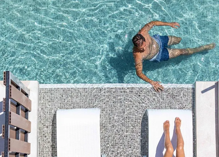 Cabot Hobby Club 公寓