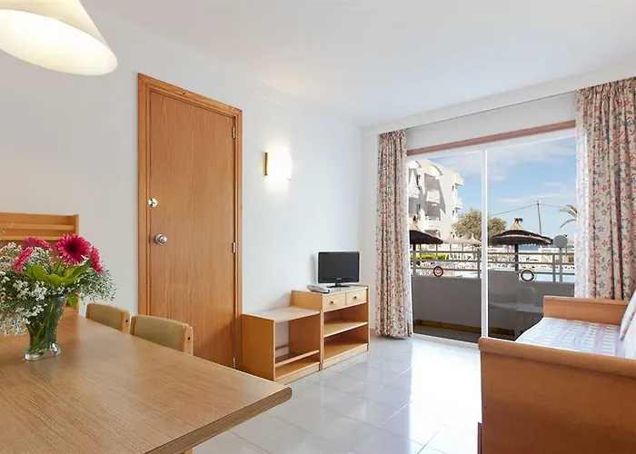 Апартаменты Cabot Hobby Club *